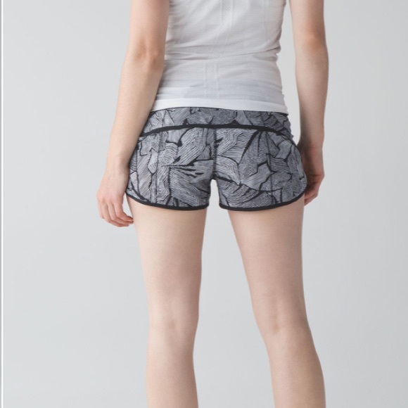 Lululemon Speed Shorts - Picture 8 of 8